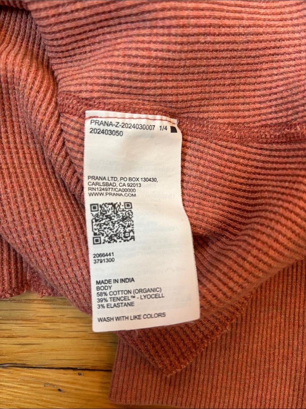 Prana Touchstone Henley - Picture 3 of 10